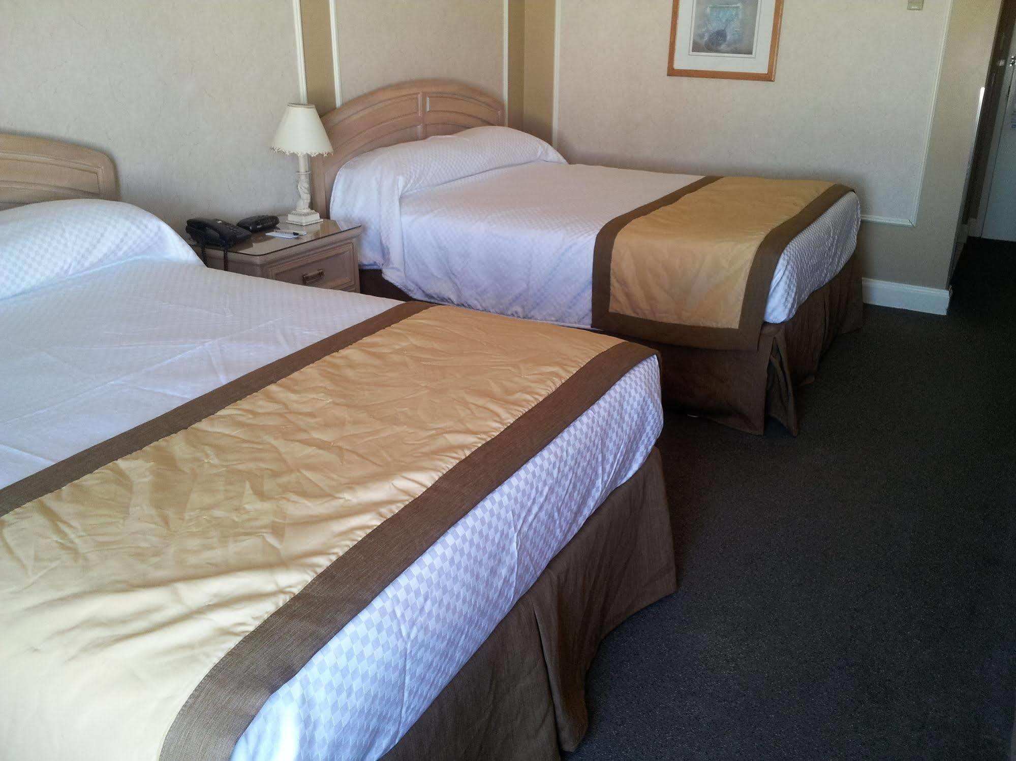 Hotel Travelodge By Wyndham ויקטוריה-ויל מראה חיצוני תמונה